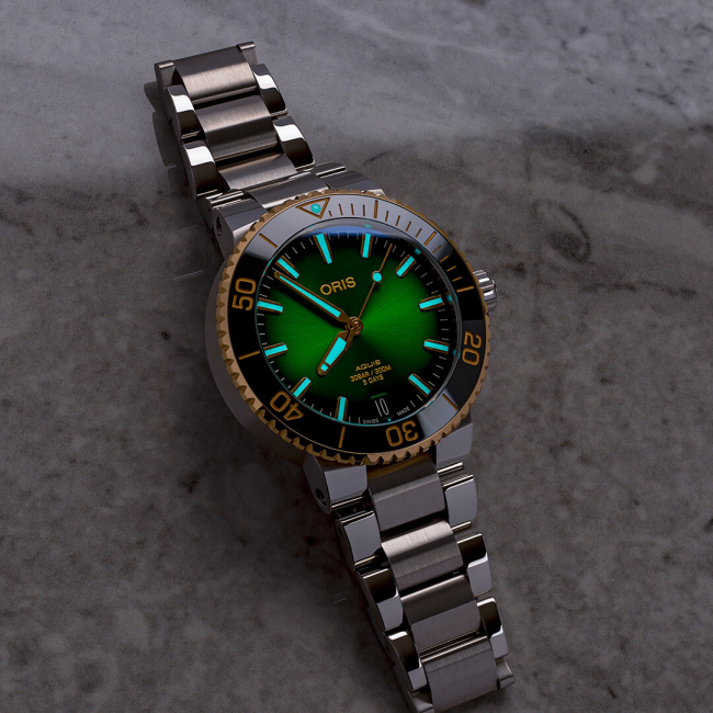 Oris aquis green bezel top