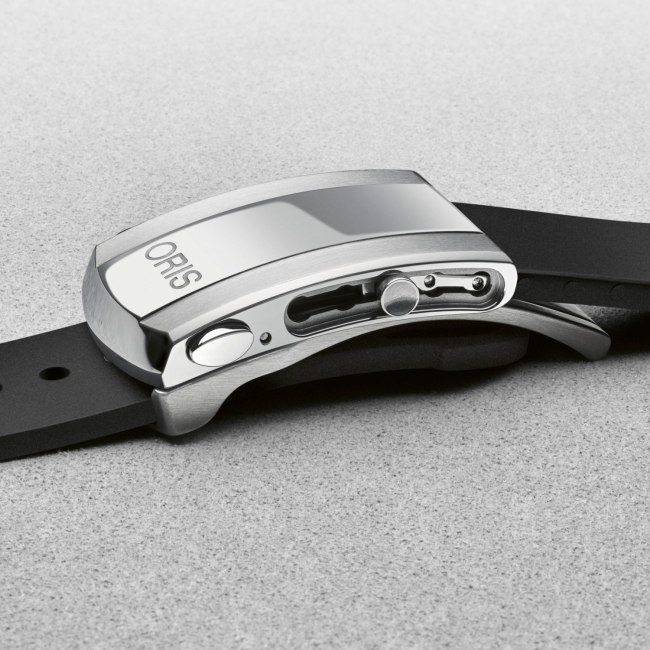 Oris aquis white deals rubber strap